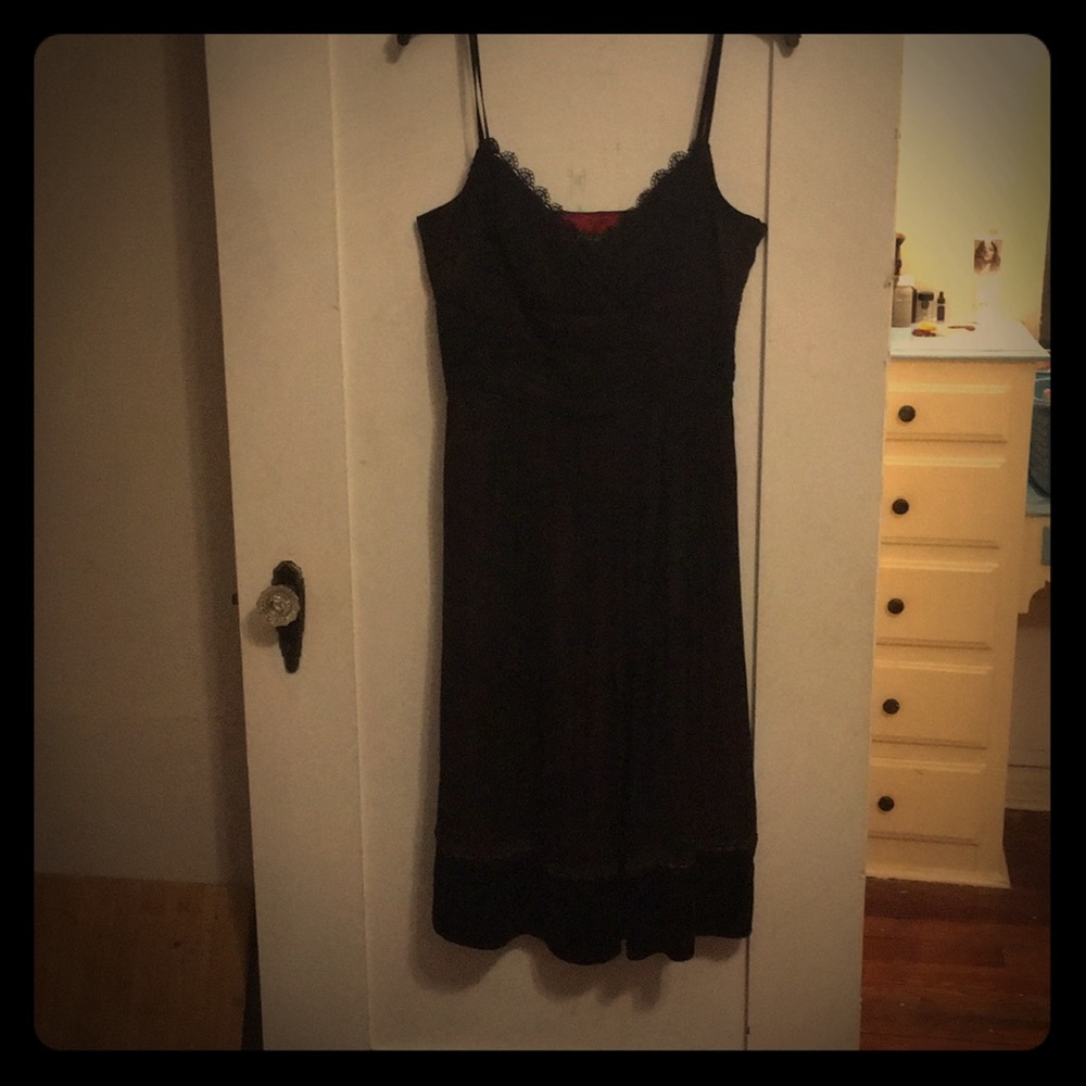 Lux holiday dress by laundry. Silk and velvet.